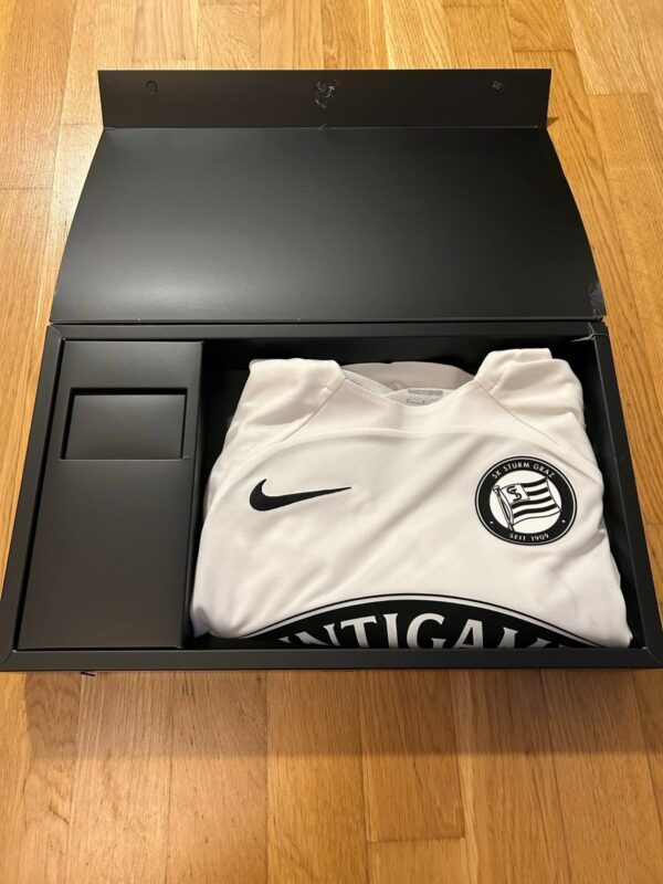 signiertes Sturmtrikot – Bild 2